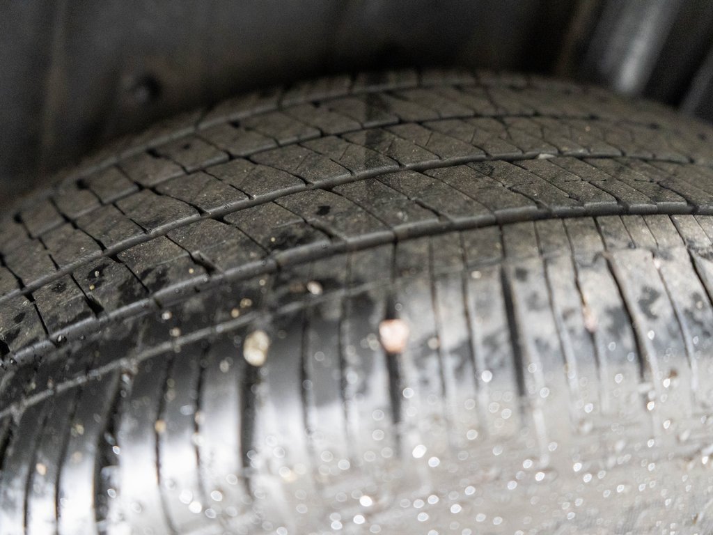 Used 2021 Lexus UX 250h image 30