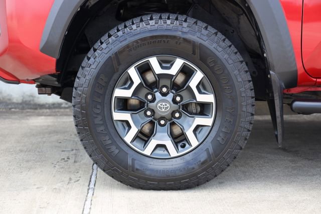 Used 2022 Toyota Tacoma TRD Off-Road AWD/4WD image 9