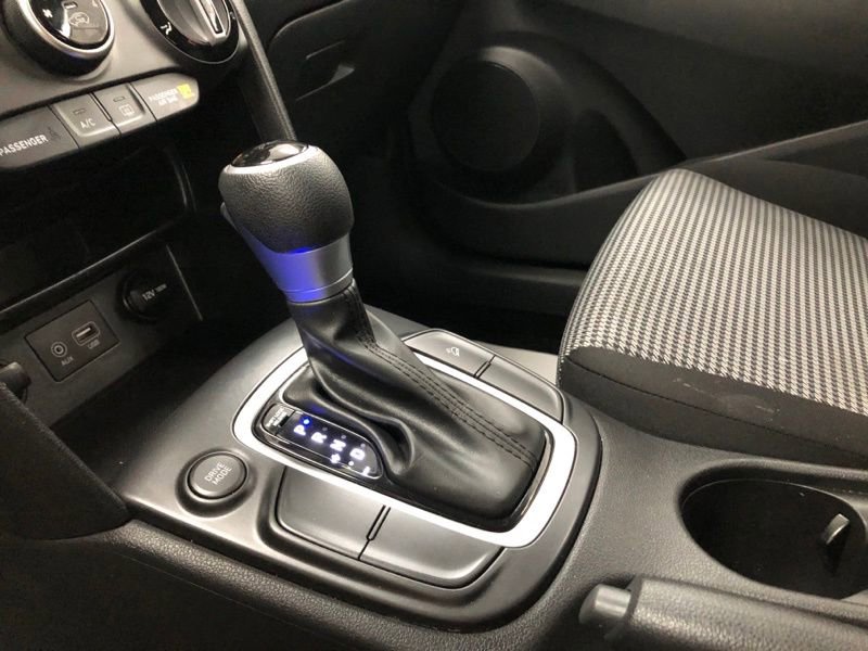 Used 2021 Hyundai Kona SE image 27