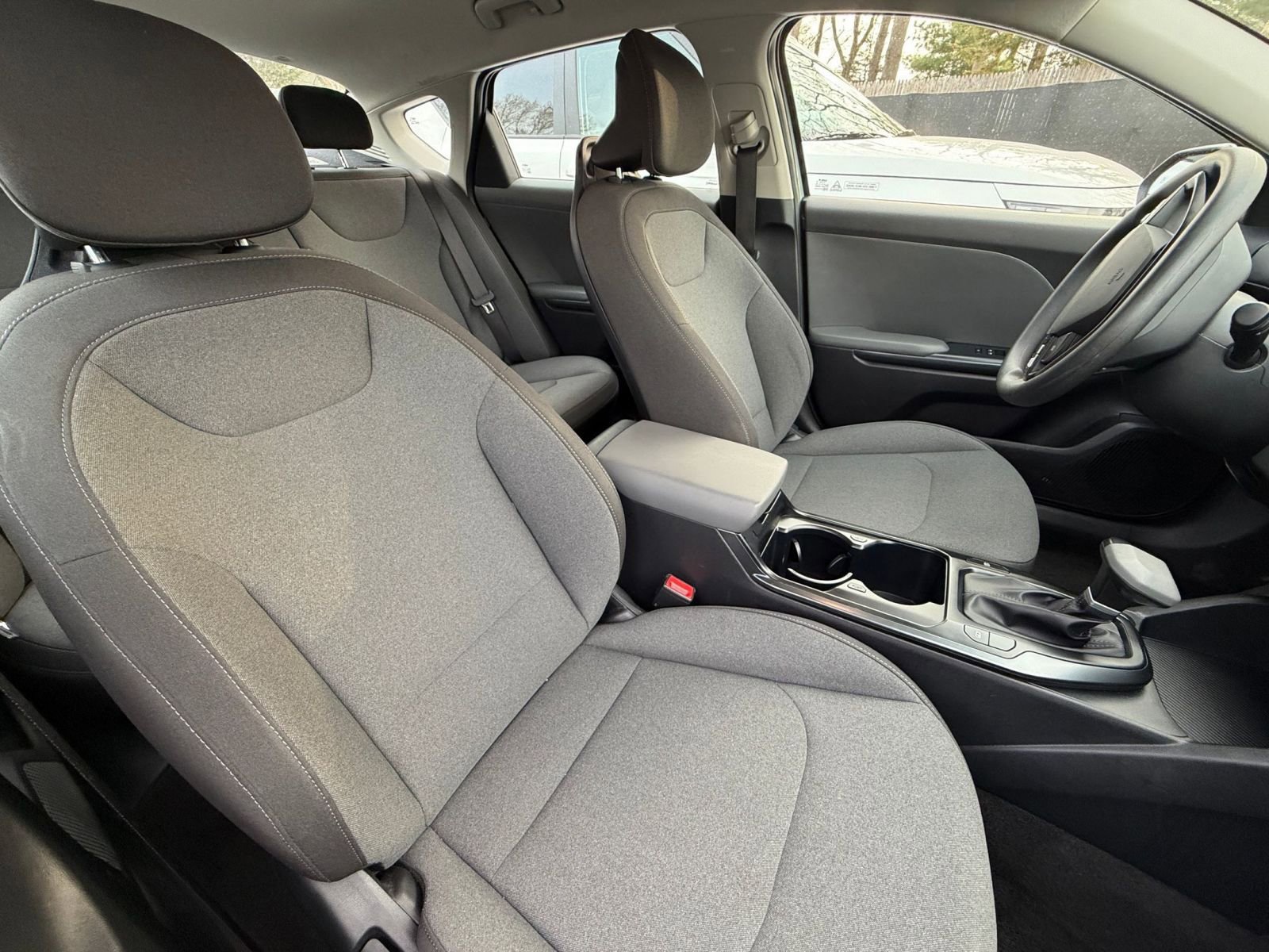 Used 2025 Kia K4 FWD image 35