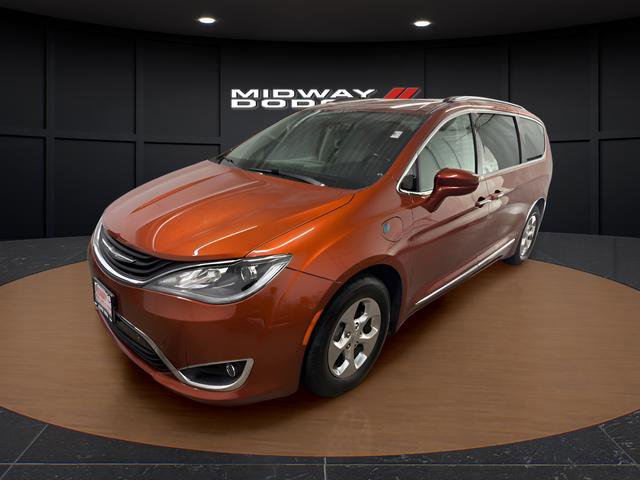 Used 2018 Chrysler Pacifica Touring-L FWD image 2
