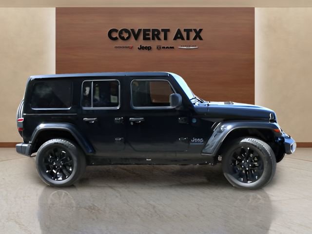 Used 2025 Jeep Wrangler Unlimited Sahara w/ Safety Group image 6