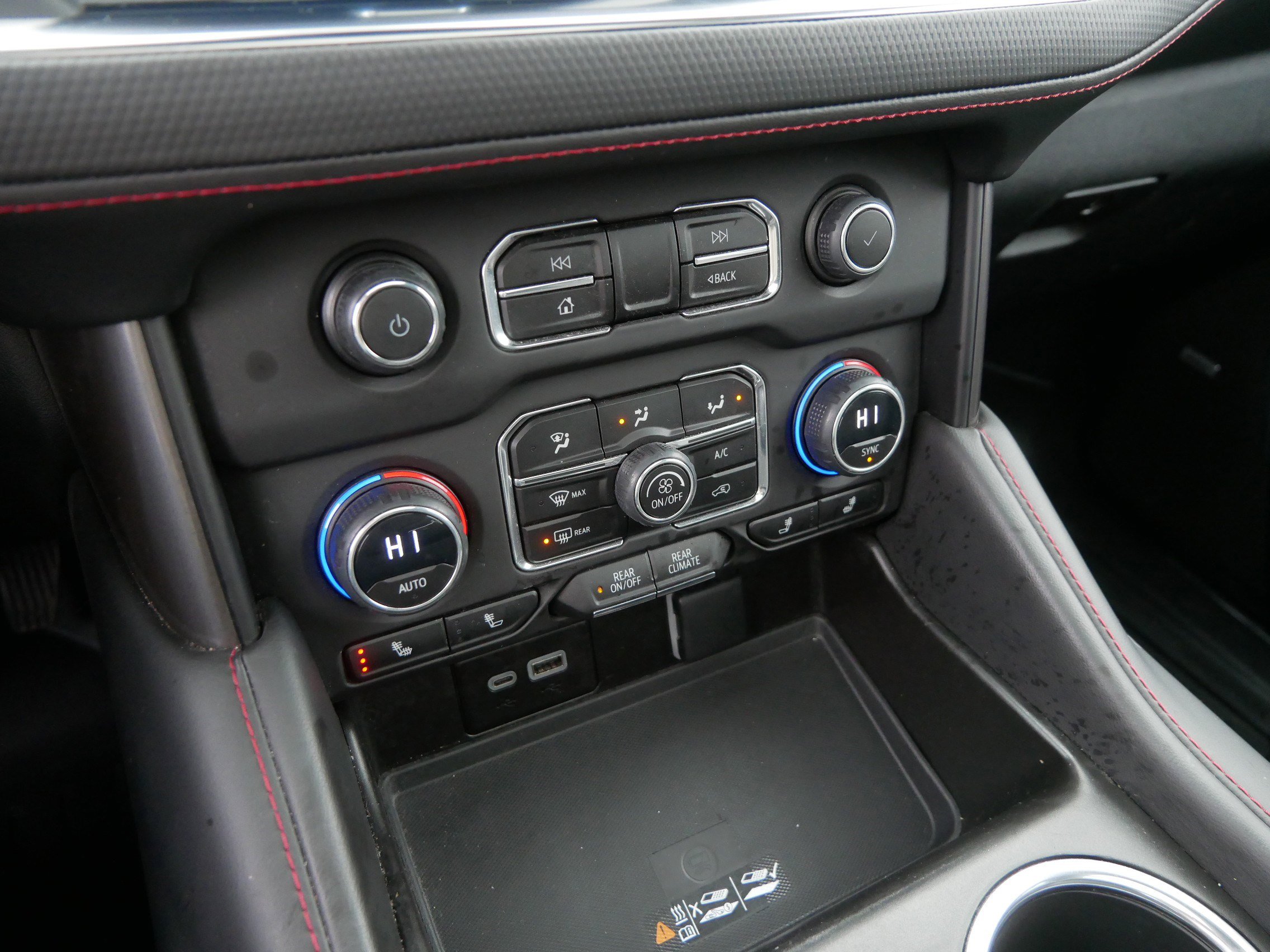 Used 2023 Chevrolet Suburban RST image 31