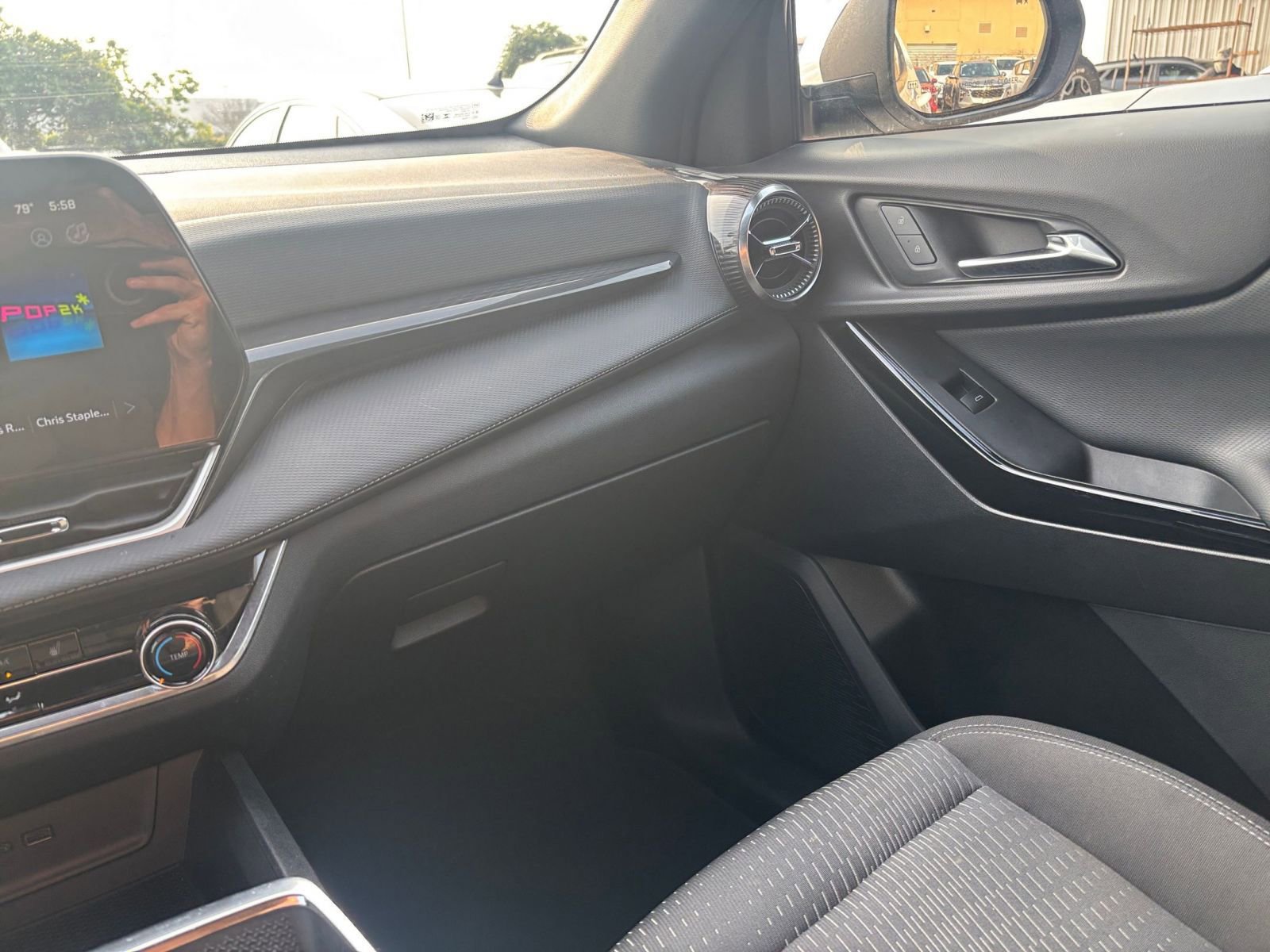 Used 2025 Chevrolet Equinox LT FWD image 36