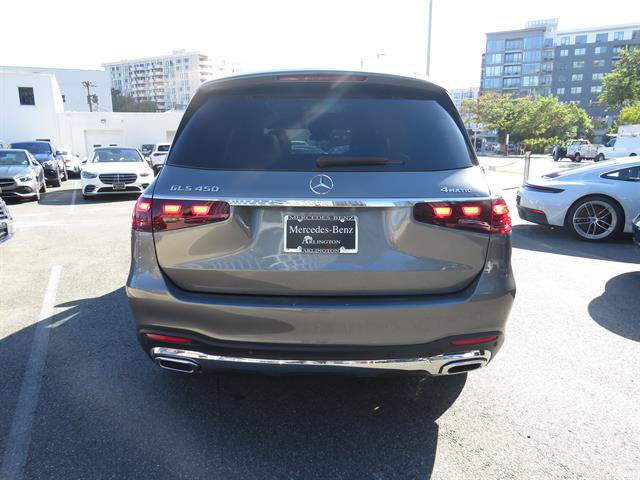 Used 2025 Mercedes-Benz GLS 450 4MATIC image 3