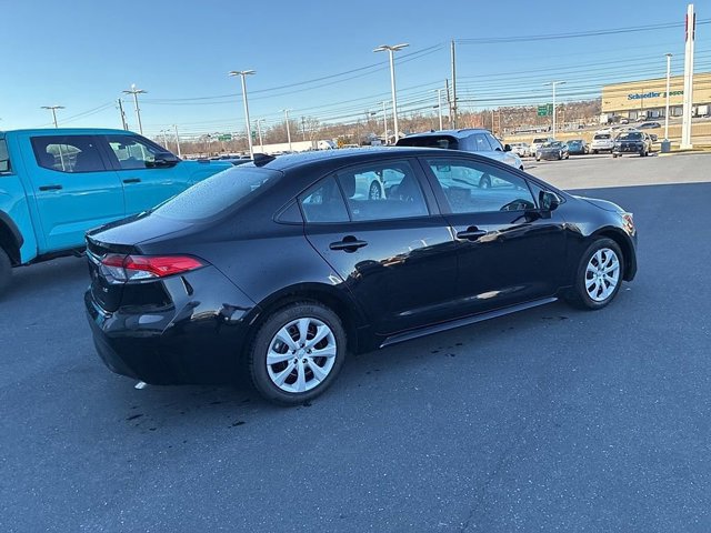 Used 2024 Toyota Corolla LE image 7