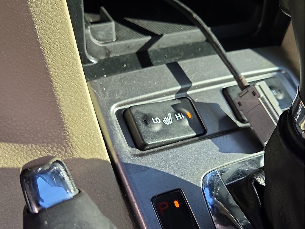 Used 2013 Acura ILX w/ Premium Package image 25