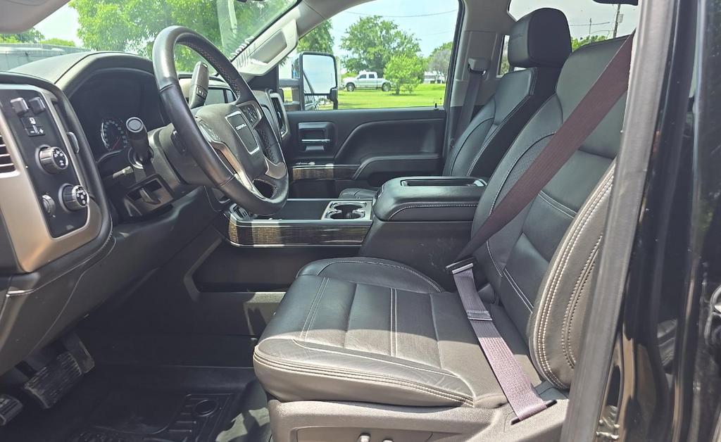 Used 2016 GMC Sierra 2500 Denali w/ Duramax Plus Package AWD/4WD image 12