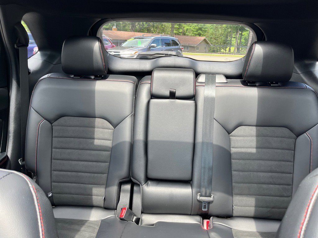 Used 2024 Ford Edge ST-Line w/ Cold Weather Package image 17