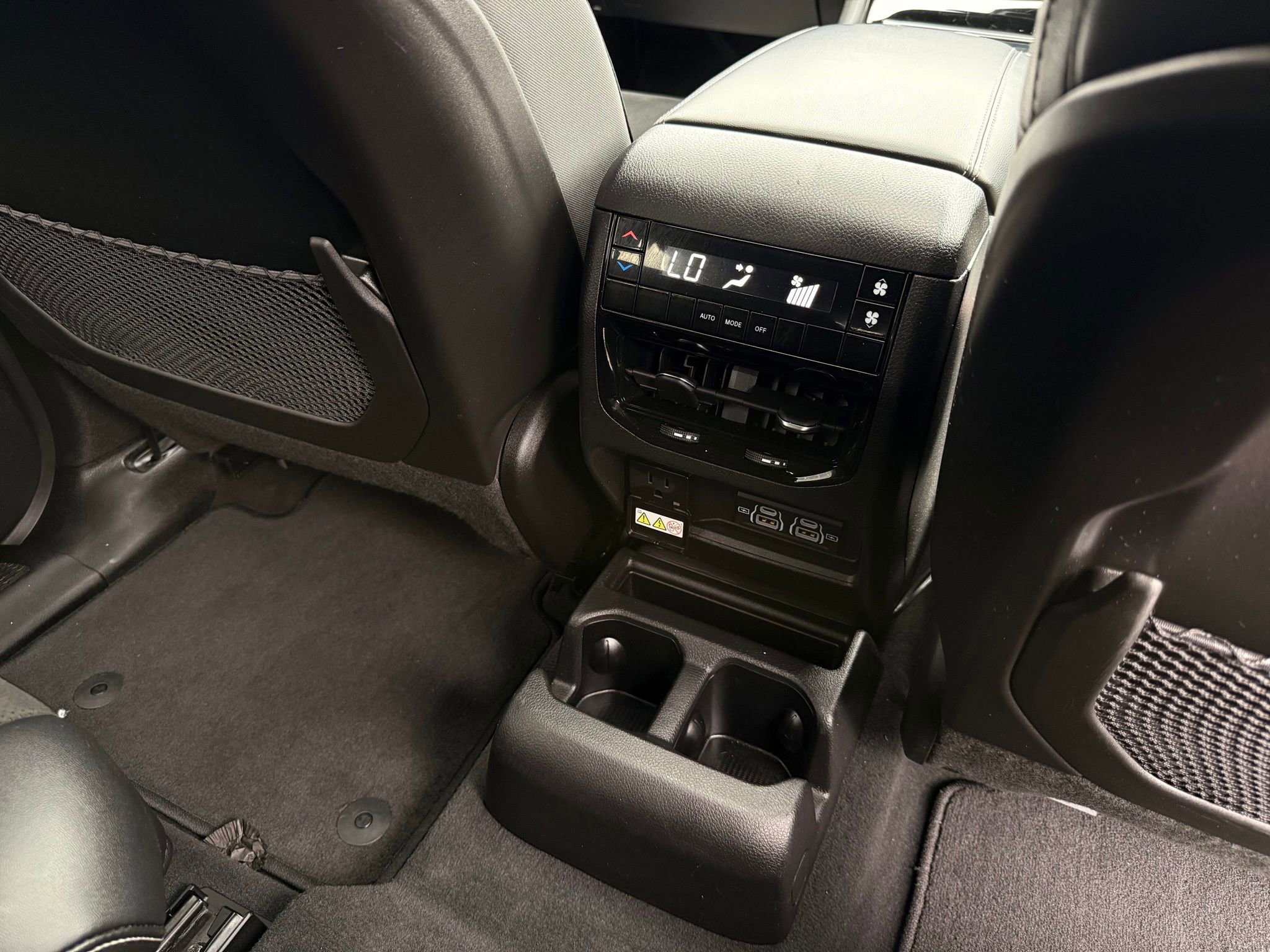 Used 2023 Jeep Grand Cherokee L Laredo AWD/4WD image 30