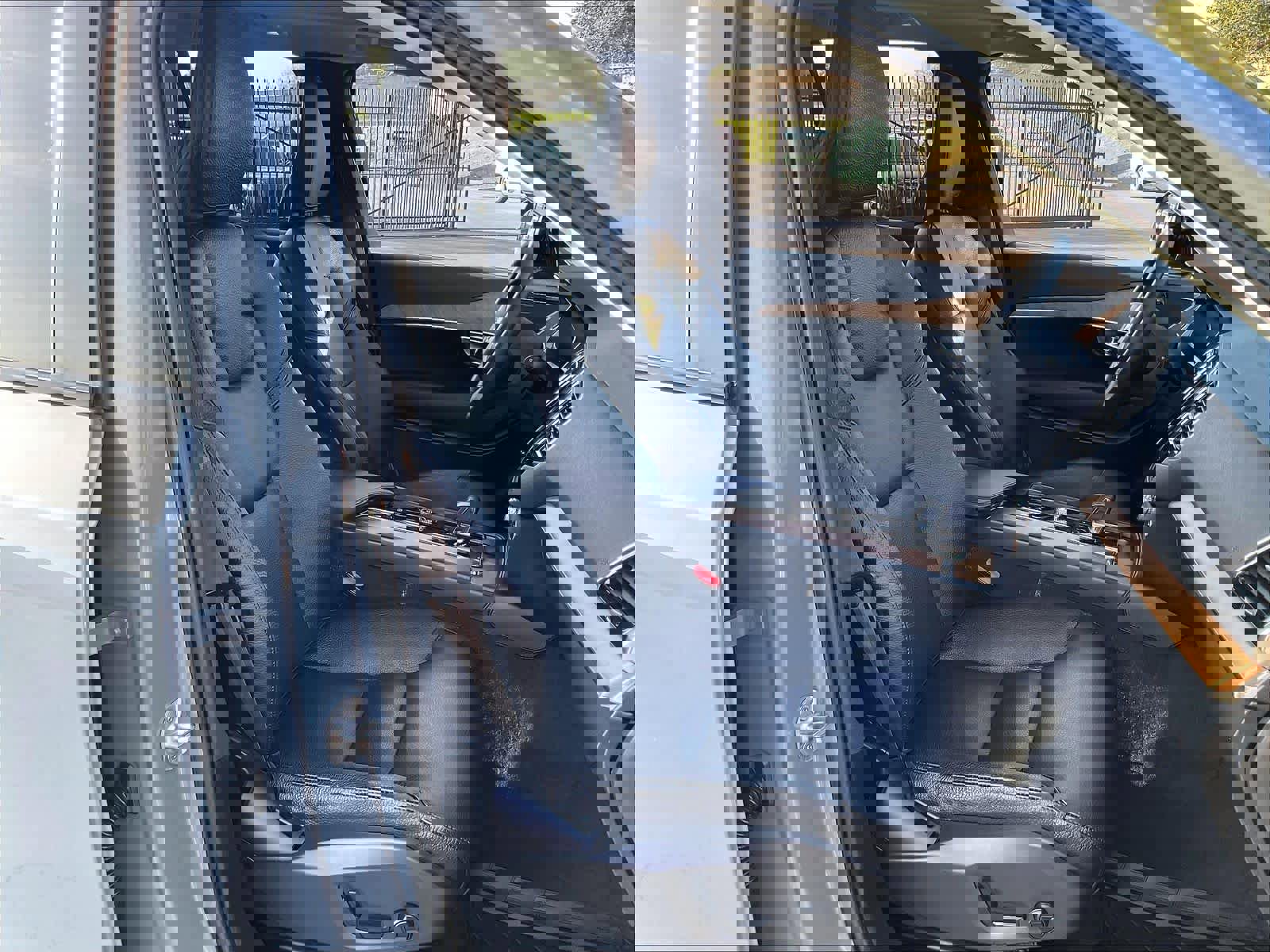 Used 2023 Volvo XC90 T8 Plus image 10