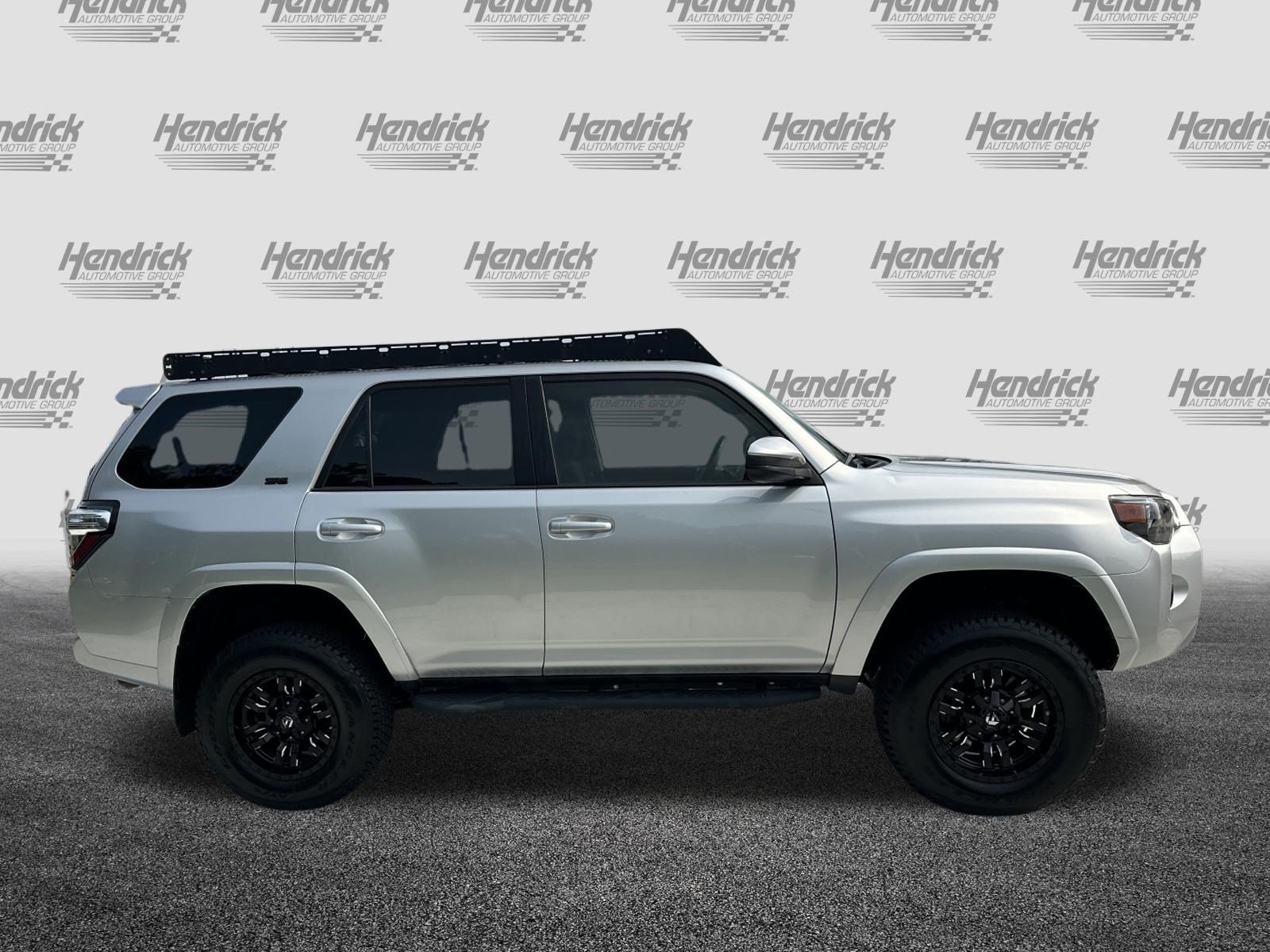 Used 2021 Toyota 4Runner SR5 AWD/4WD image 11