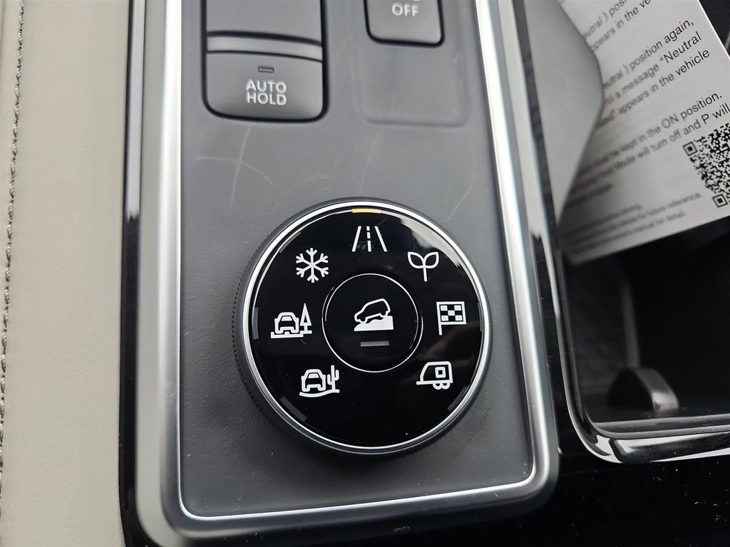 New 2025 Nissan Pathfinder SL w/ Black Appearance Package image 11