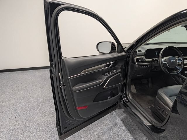 Used 2024 Kia Telluride EX w/ EX Captain's Chair Package FWD image 9