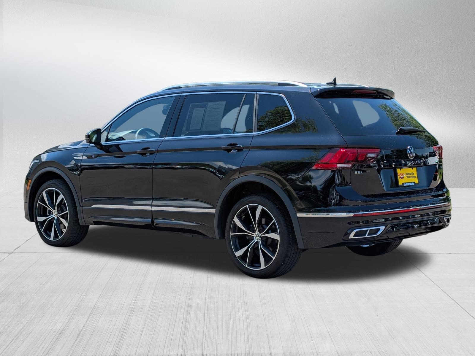 Certified 2023 Volkswagen Tiguan SEL R-Line AWD/4WD image 5