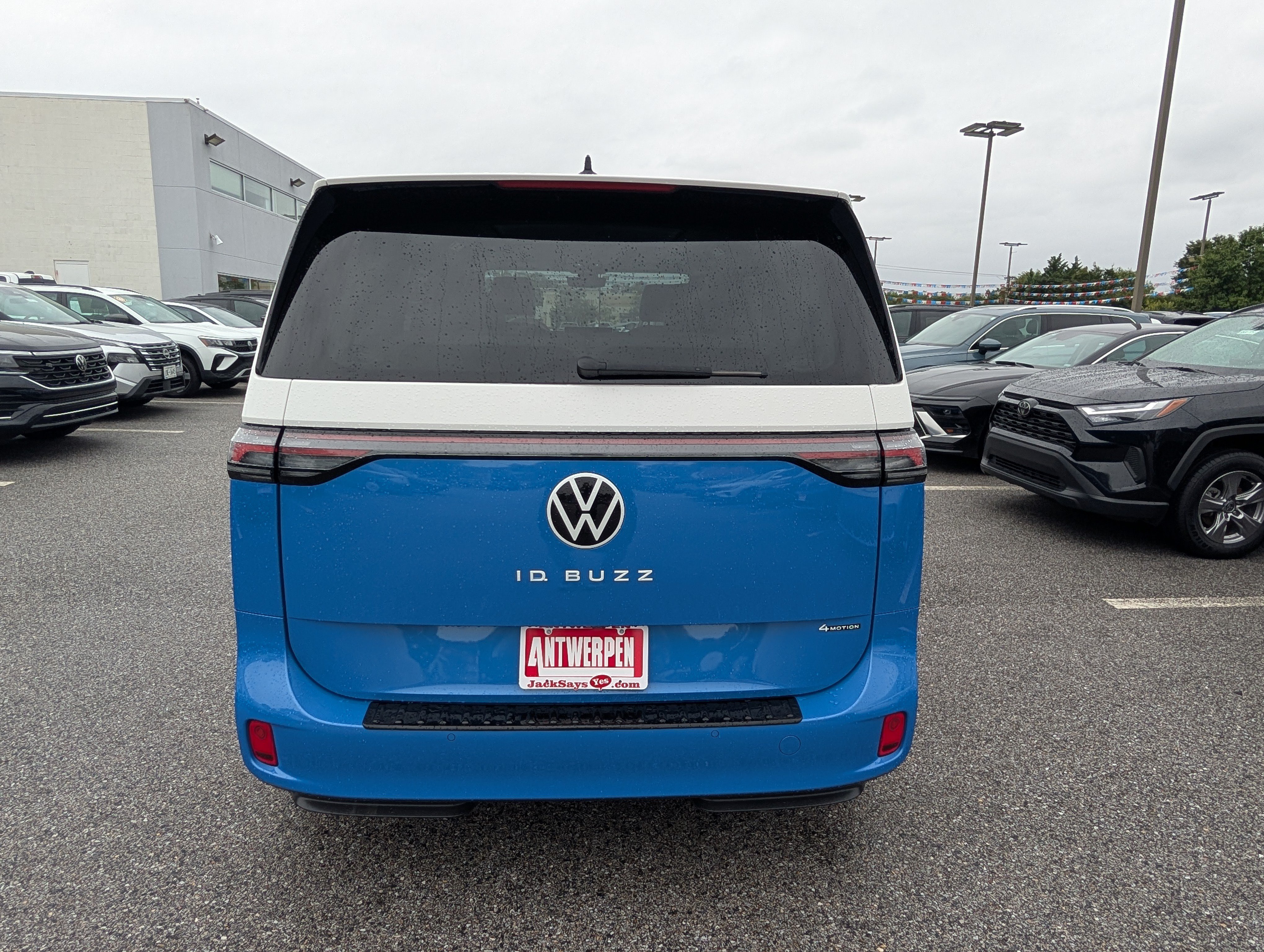 Used 2025 Volkswagen ID. Buzz Pro S Plus AWD/4WD image 4