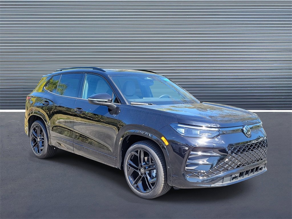 New 2026 Volkswagen Tiguan SE R-Line image 2