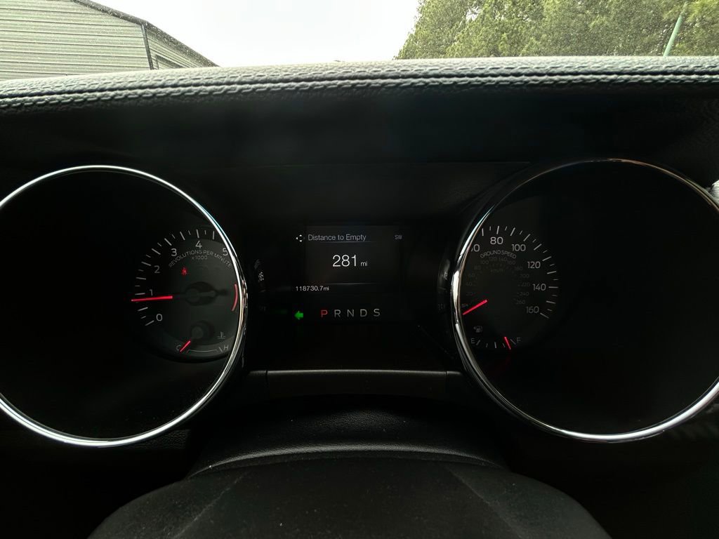 Used 2017 Ford Mustang Coupe image 13