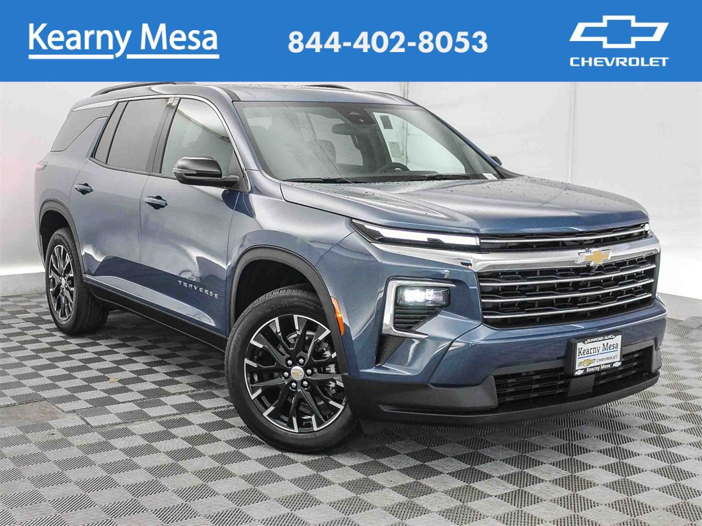 New 2026 Chevrolet Traverse LT w/ Sun and Wheel Package