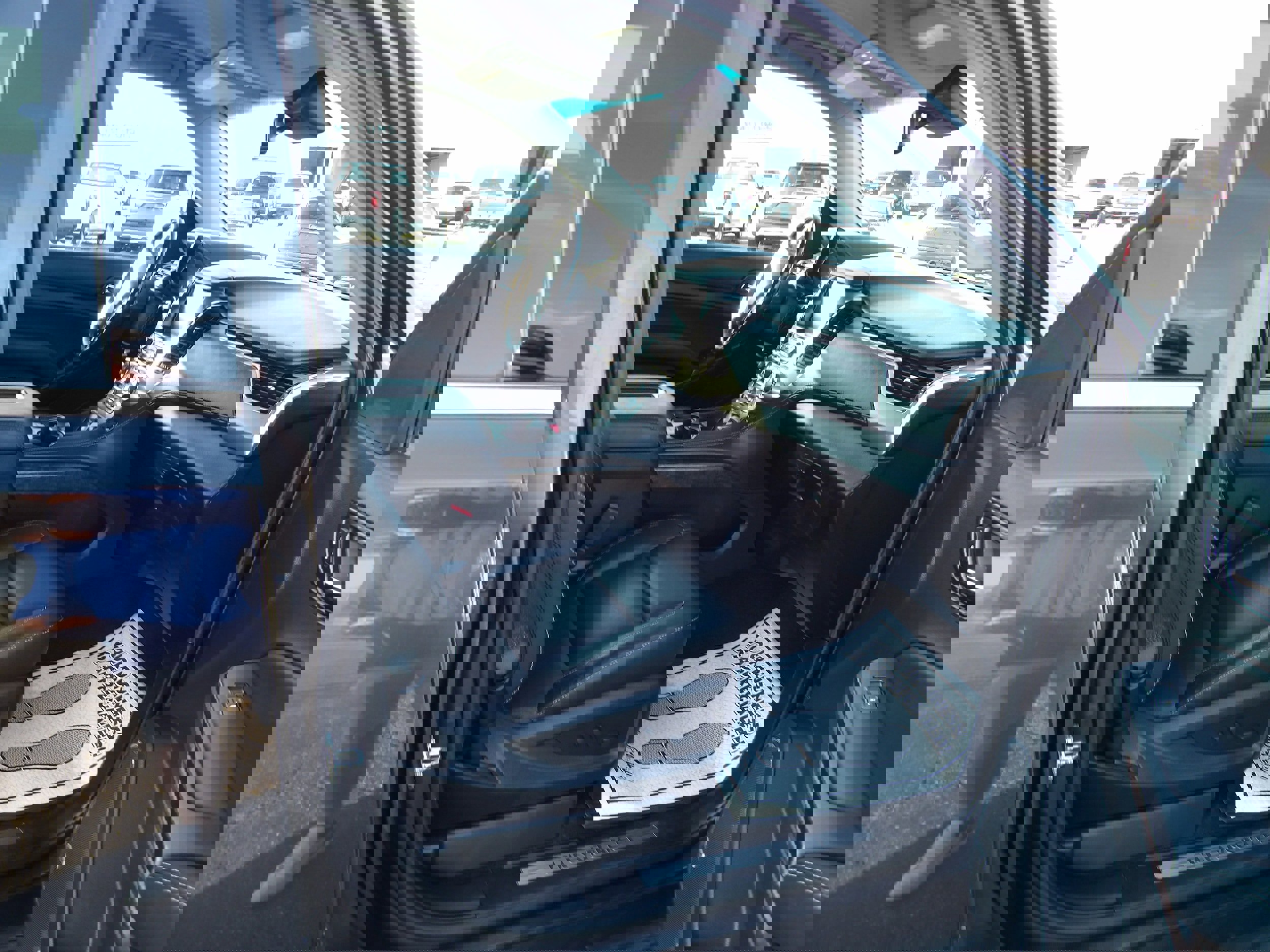 Used 2018 Chevrolet Tahoe LT w/ Luxury Package image 9