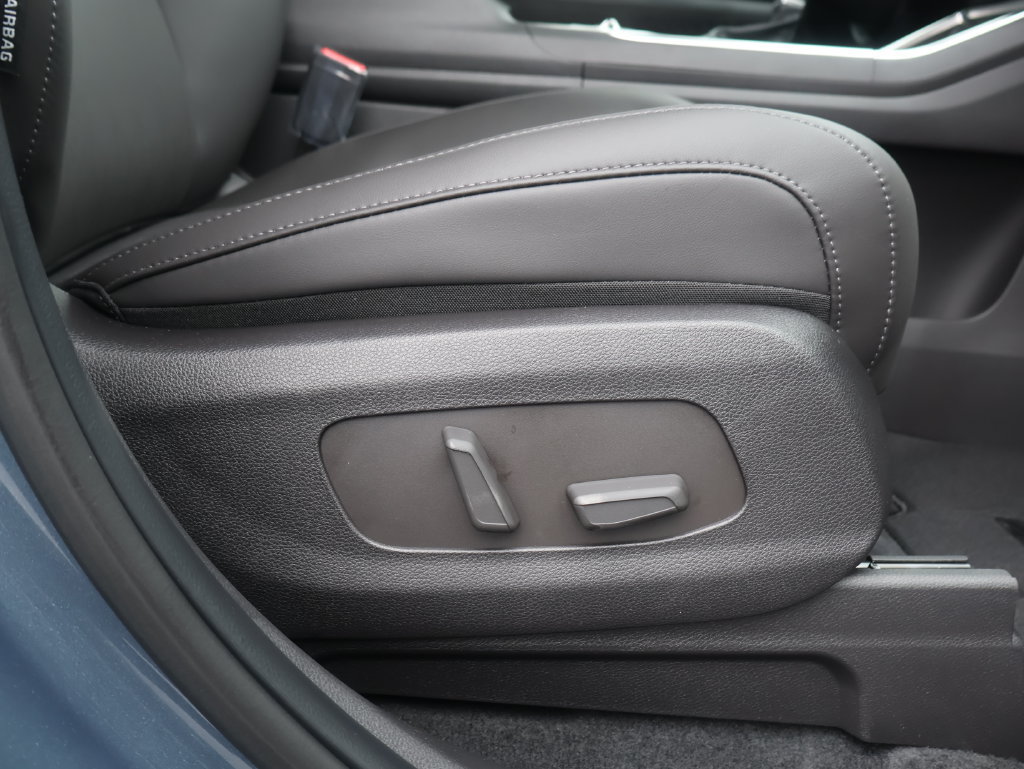 New 2027 Kia Carnival SX w/ Dark Edition Package FWD image 9