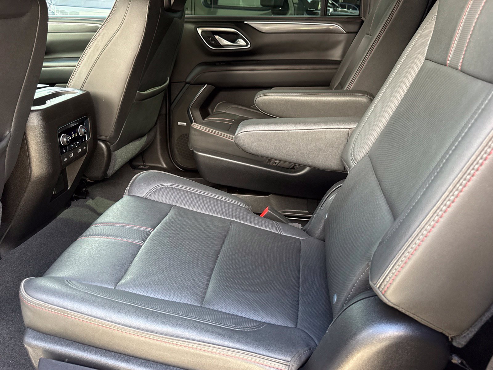 Used 2021 Chevrolet Suburban RST w/ Luxury Package AWD/4WD image 44