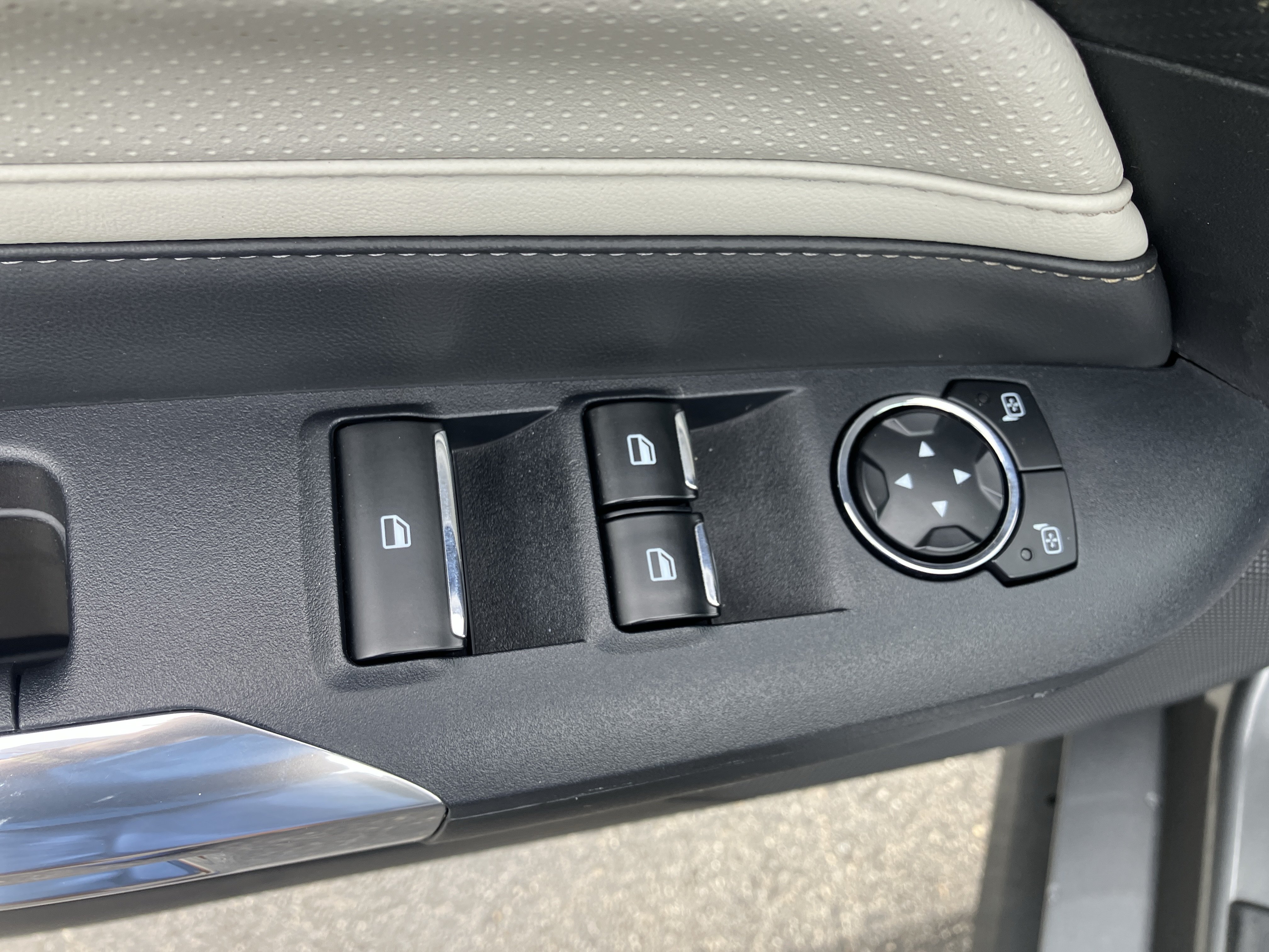 Certified 2024 Ford Mustang Premium RWD image 15