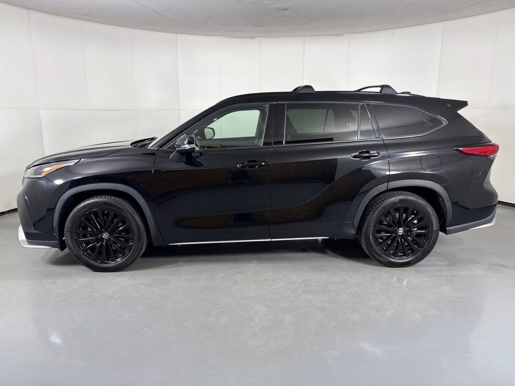 Used 2023 Toyota Highlander XSE FWD image 5
