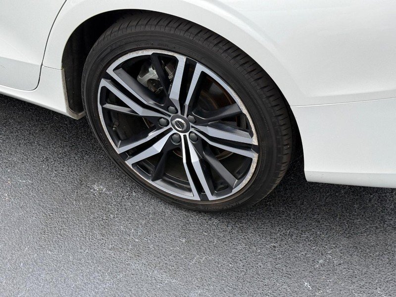 Certified 2022 Volvo S60 T8 R-Design Expression w/ Premium Package AWD/4WD image 8