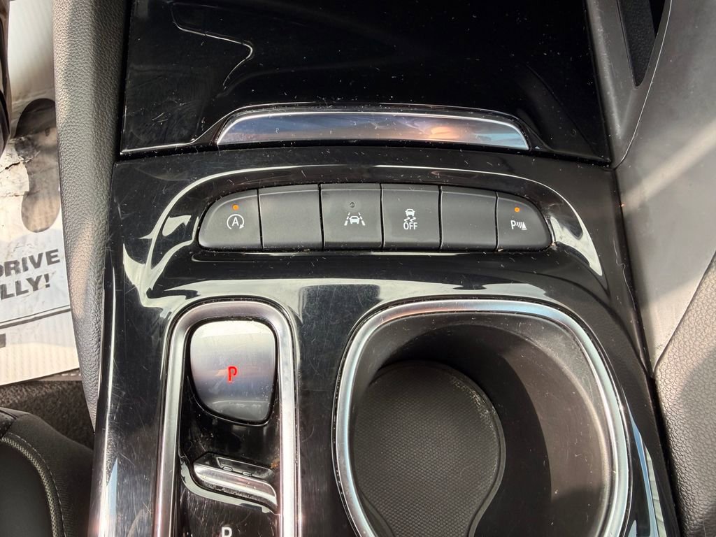 Used 2023 Buick Envision Essence FWD image 23