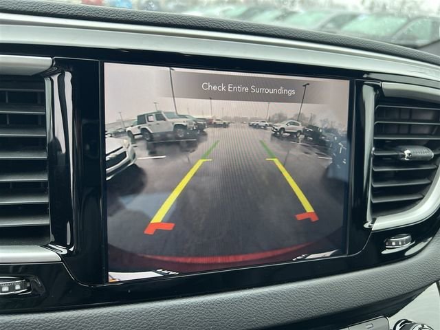 Used 2020 Chrysler Pacifica Touring-L image 25