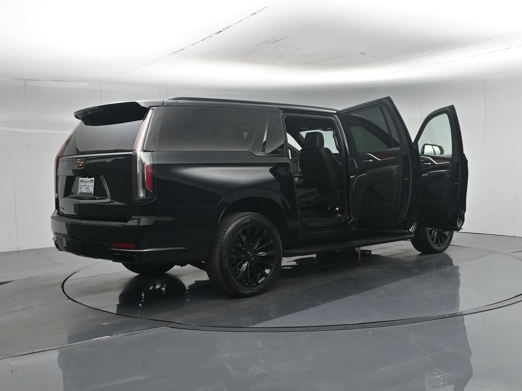Used 2021 Cadillac Escalade ESV Luxury AWD/4WD image 36