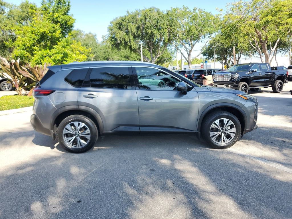 Used 2021 Nissan Rogue SV w/ Premium Package FWD image 6