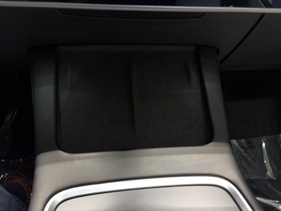 Used 2022 Tesla Model Y Long Range AWD/4WD image 31