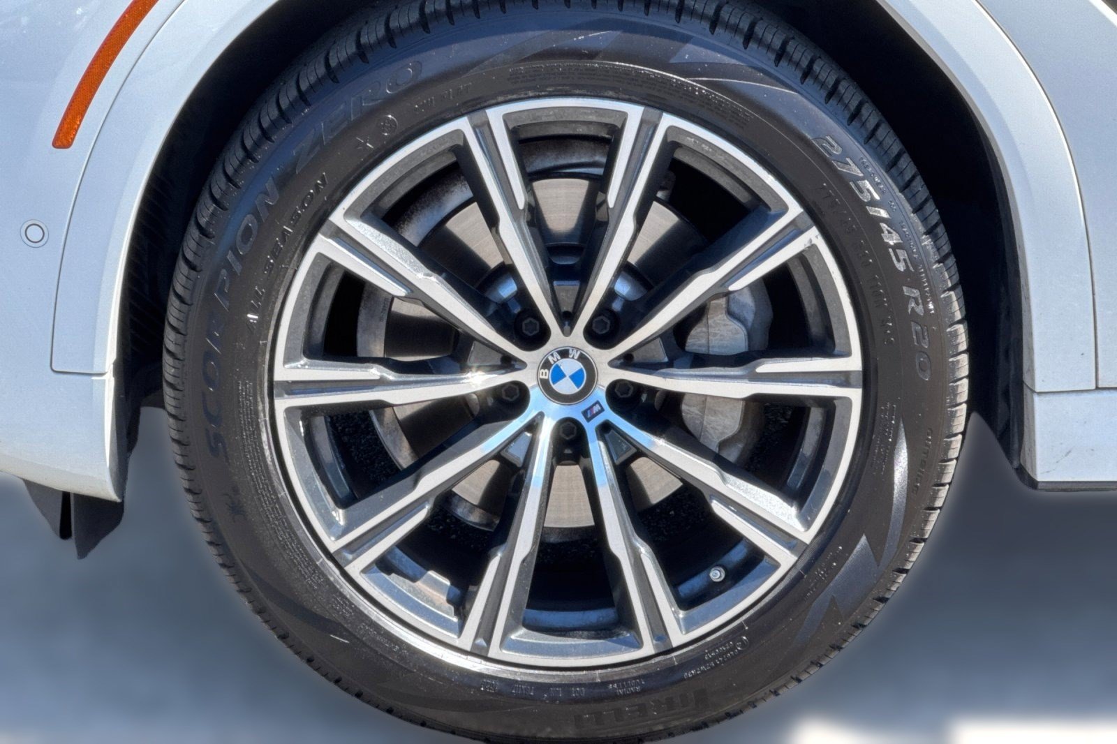 Certified 2023 BMW X6 xDrive40i w/ M Sport Package AWD/4WD image 11