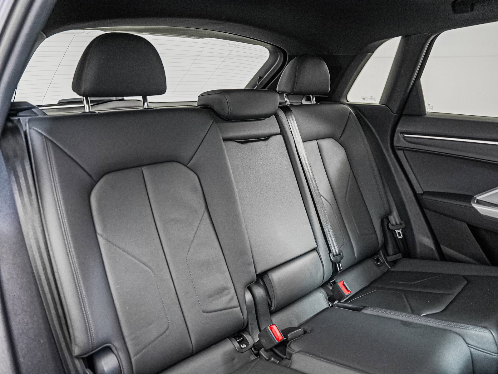 Used 2022 Audi Q3 2.0T Premium w/ Convenience Package image 13