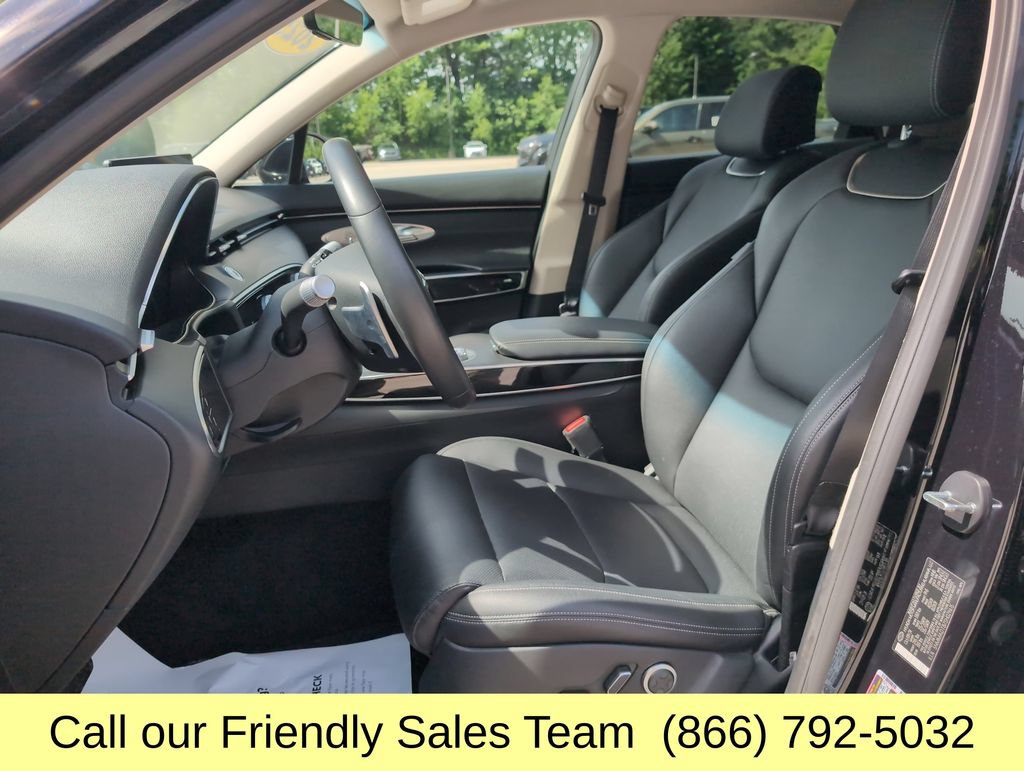 Used 2025 Genesis GV70 2.5T AWD/4WD image 11
