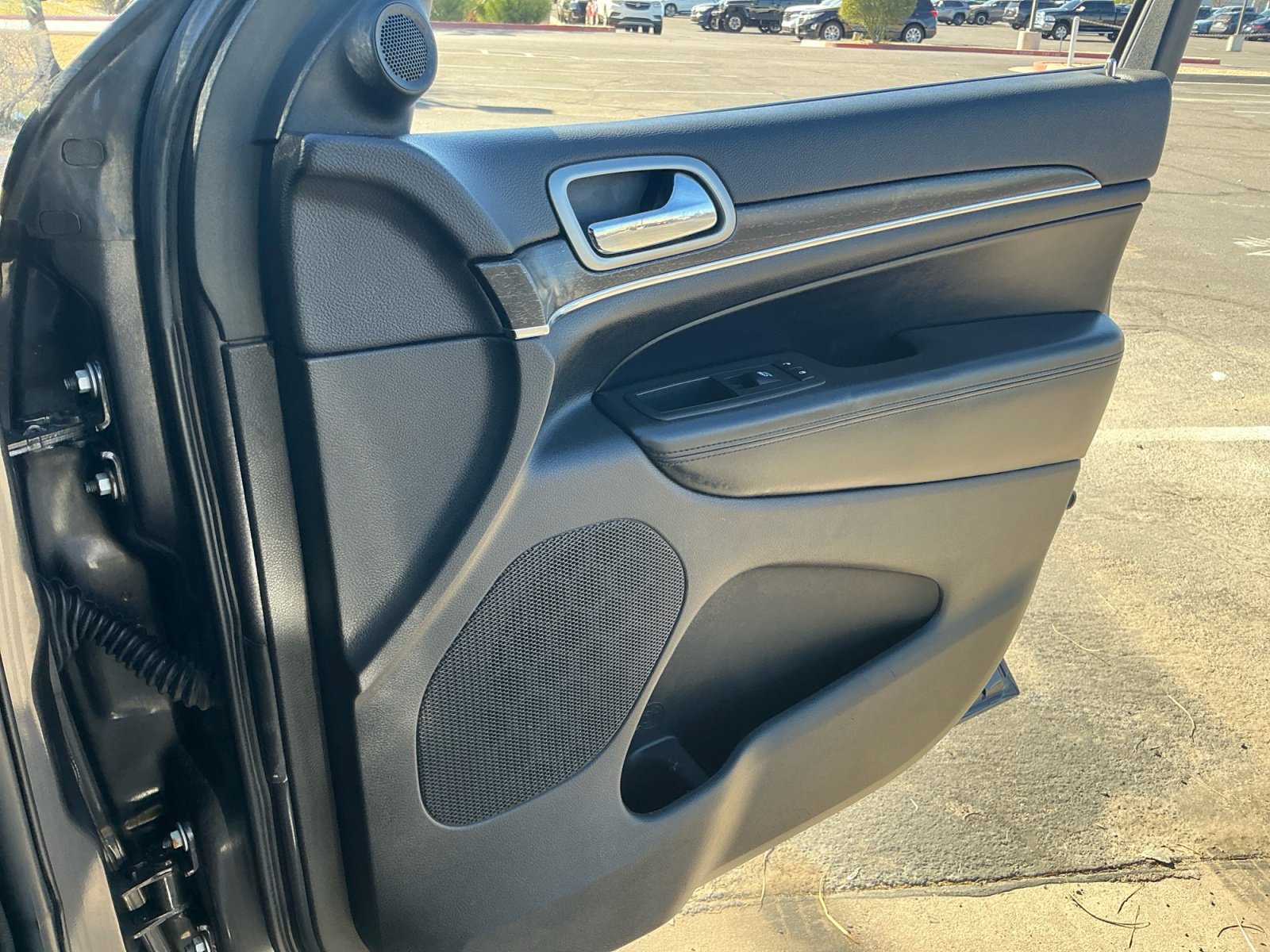 Used 2018 Jeep Grand Cherokee Limited w/ Luxury Group II image 16