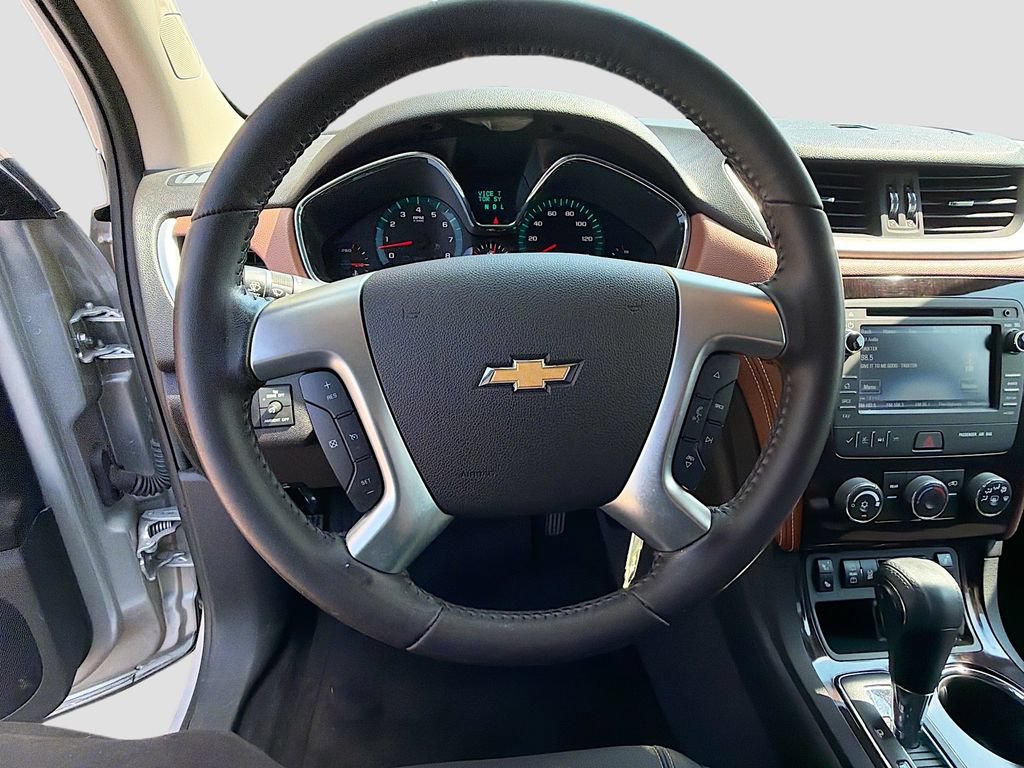 Used 2017 Chevrolet Traverse LT w/ Style and Technology Package FWD image 38