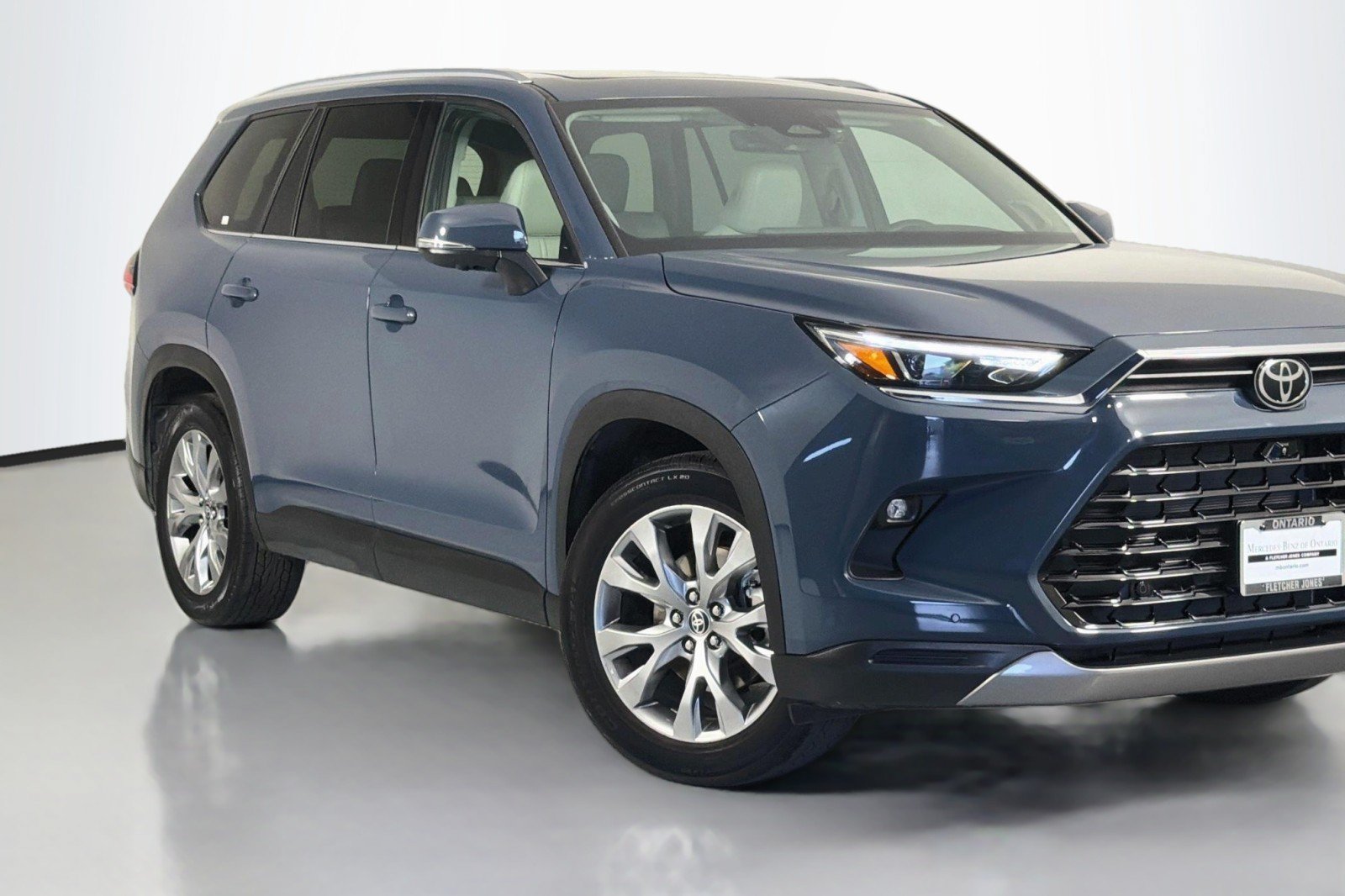 Used 2025 Toyota Grand Highlander AWD image 15