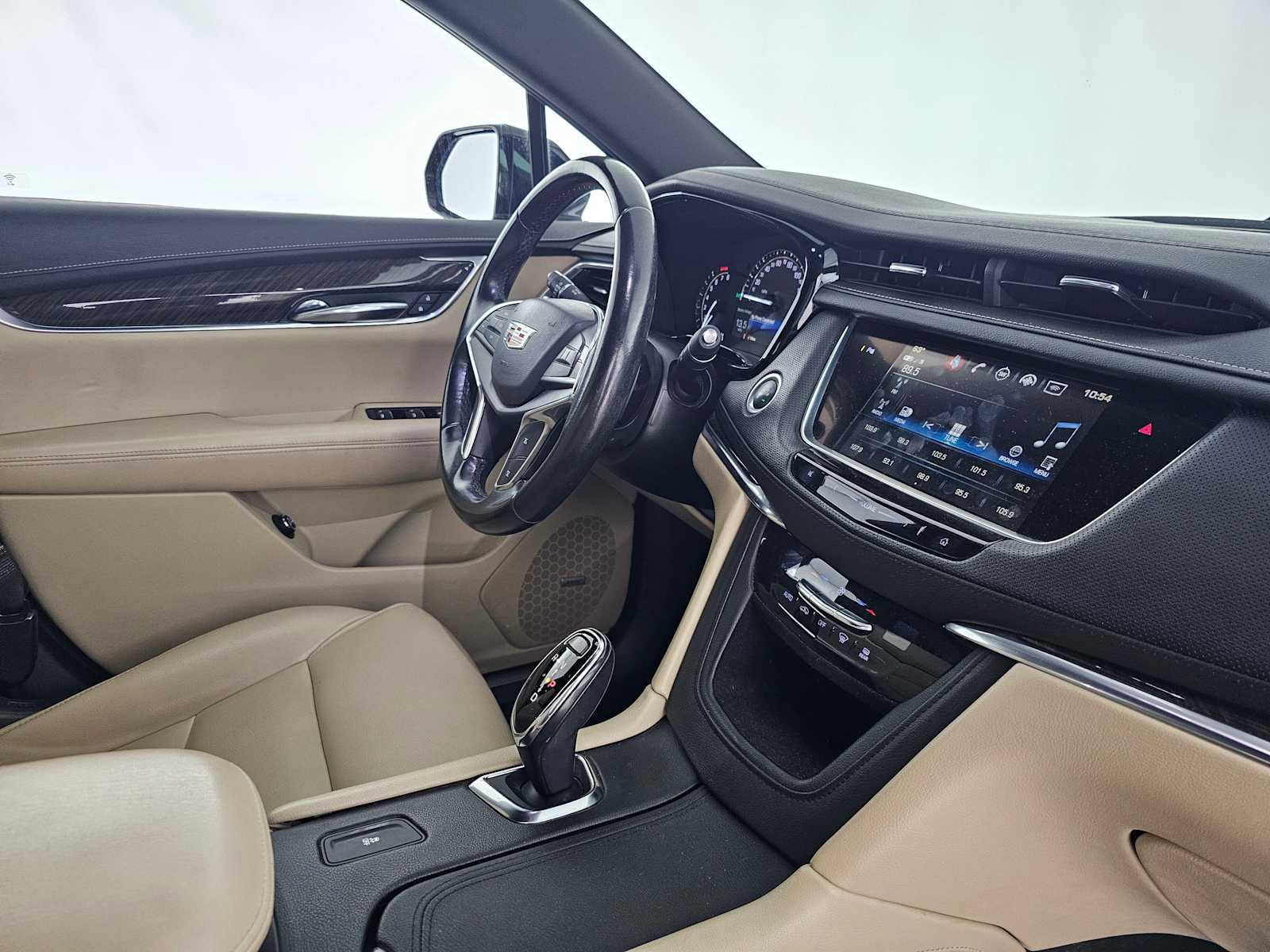 Used 2019 Cadillac XT5 FWD image 11