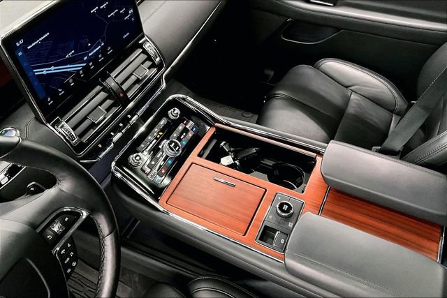 Used 2024 Lincoln Navigator Reserve w/ Monochromatic Package image 16