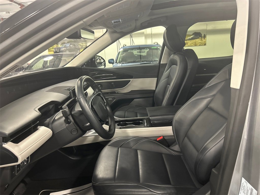 Used 2025 Lincoln Nautilus Premier w/ Equipment Group 102A image 10
