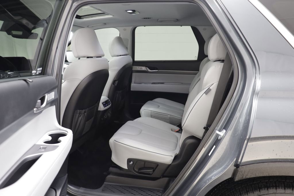 Used 2024 Hyundai Palisade SEL w/ Premium Package AWD/4WD image 14