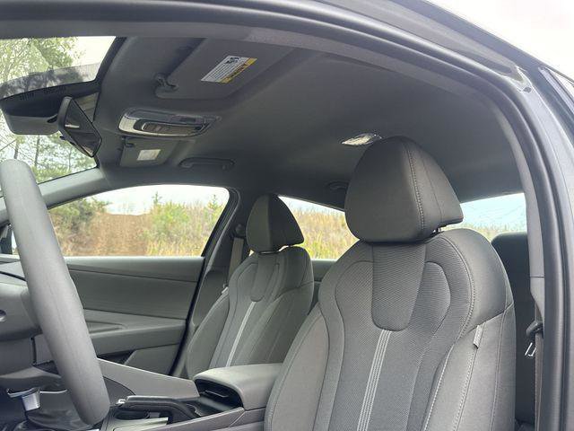 New 2026 Hyundai Elantra SE image 16