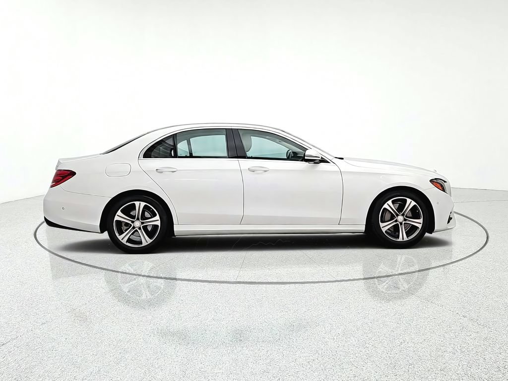 Used 2017 Mercedes-Benz E 300 4MATIC image 7