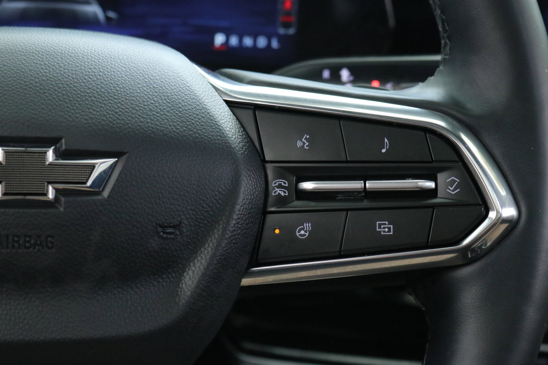 Used 2025 Chevrolet Equinox ACTIV w/ Safety and Technology Package image 14