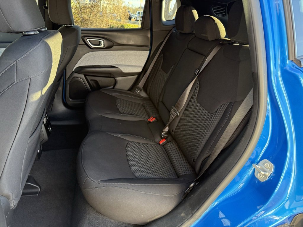 Used 2024 Jeep Compass Sport image 31