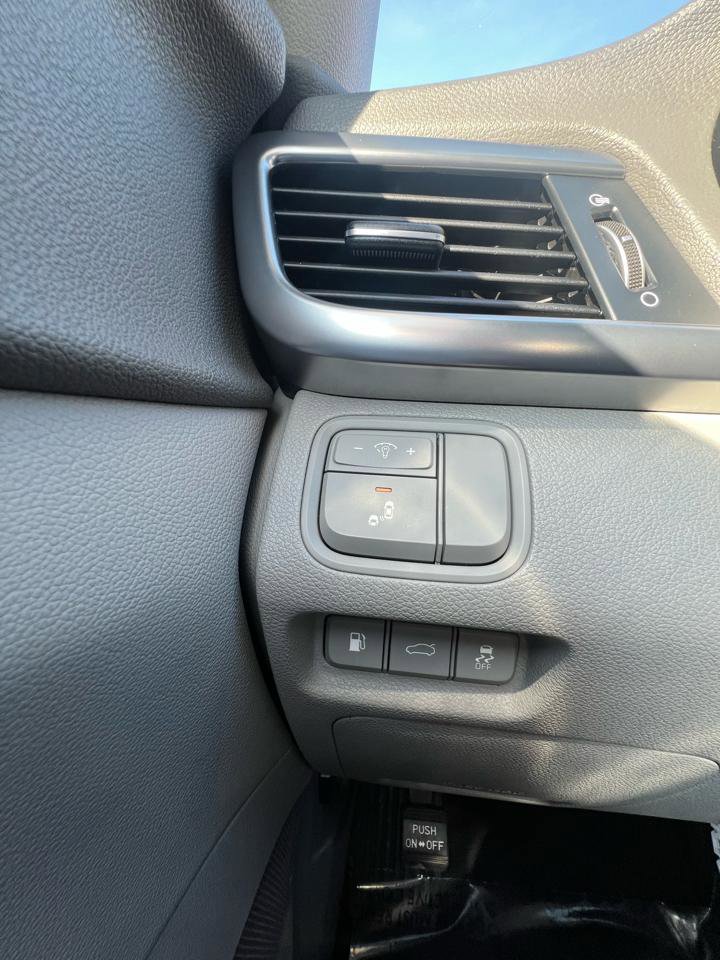 Used 2018 Kia Optima EX w/ Premium Package image 12