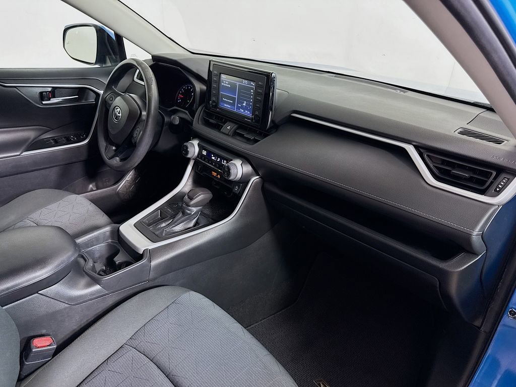 Used 2020 Toyota RAV4 XLE FWD image 26